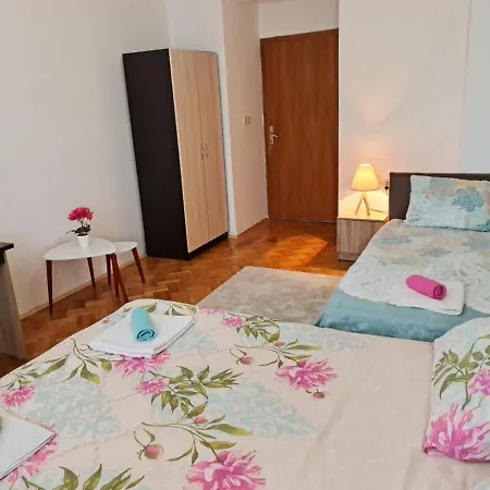 Apartment Livi Apartments- Old Town Center *