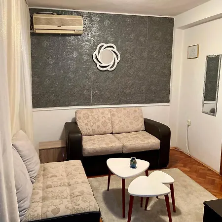 Livi Apartments- Old Town Center *