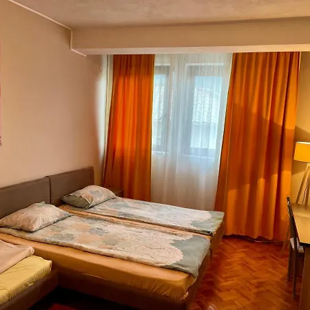 Livi Apartments- Old Town Center Apartment *