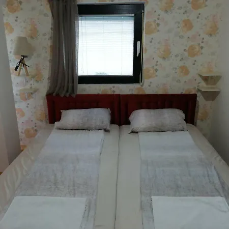 Livi Apartments- Old Town Center *